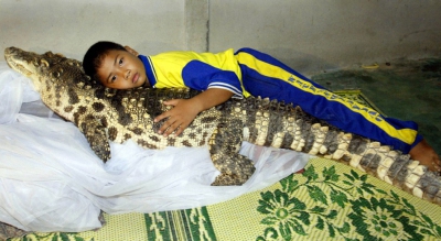 Tânăra aceasta şi-a cumpărat un şarpe uriaş ca animal de companie. Ce a urmat este ireal!