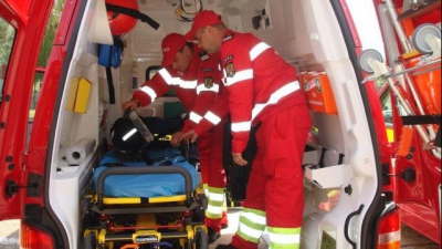 Elev de 14 ani din Iaşi, în comă alcoolică la şcoală. A leşinat pe holul şcolii