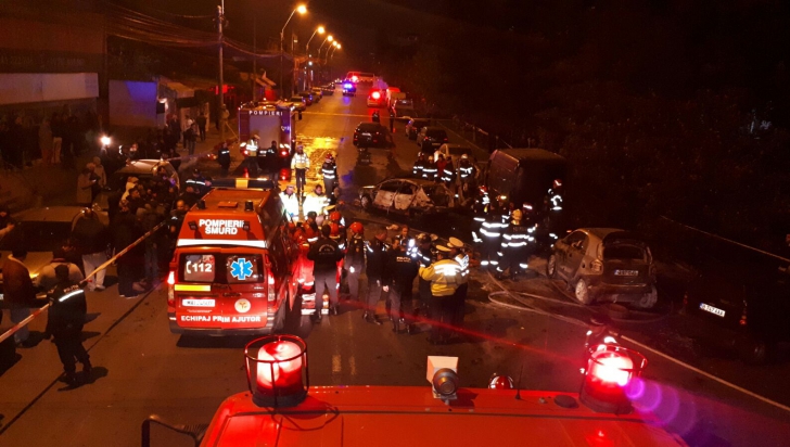 Accident GRAV în București: Patru mașini au luat foc, în urma impactului. O persoană a murit