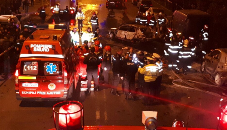 Accident GRAV în București: Patru mașini au luat foc, în urma impactului. O persoană a murit