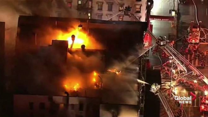 VIDEO. Nouă răniţi, în urma unui incendiu care a cuprins o clădire din New York