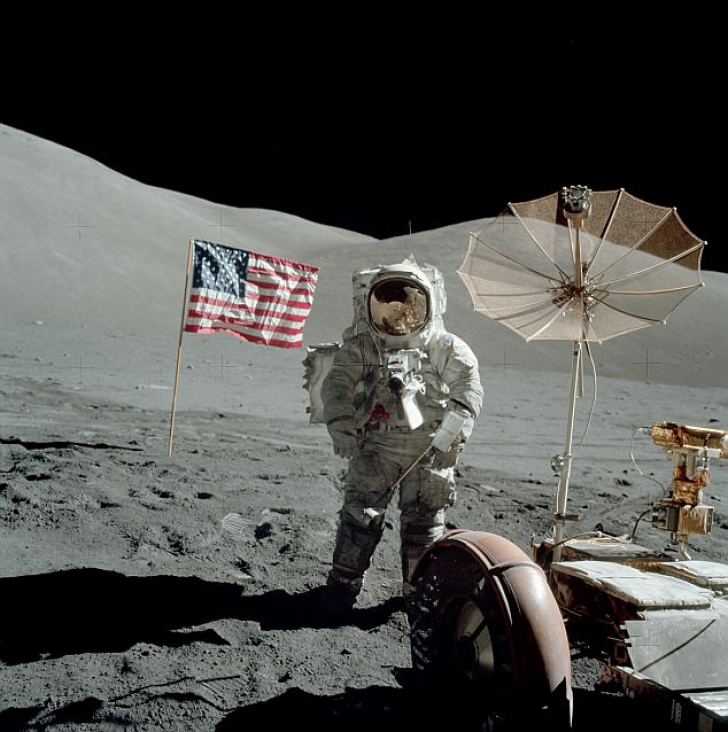 Au găsit o fotografie din 1972 şi cred că au descoperit CONSPIRAŢIA Apollo 17: E un fals!