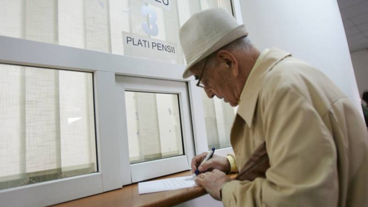 Românii vor putea plăti retroactiv contribuția la pensii și în 2018