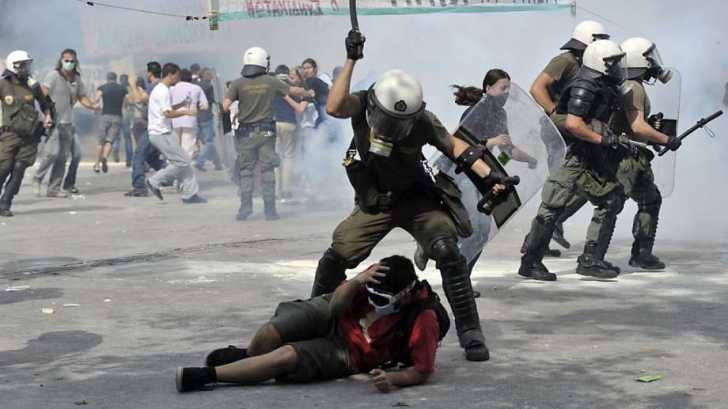 VIDEO. Confruntări violente la Atena şi Salonic 