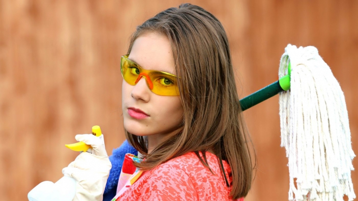 Cum să faci curăţenie la domiciliu. Trucuri rapide ca să ai curat fără bătăi de cap