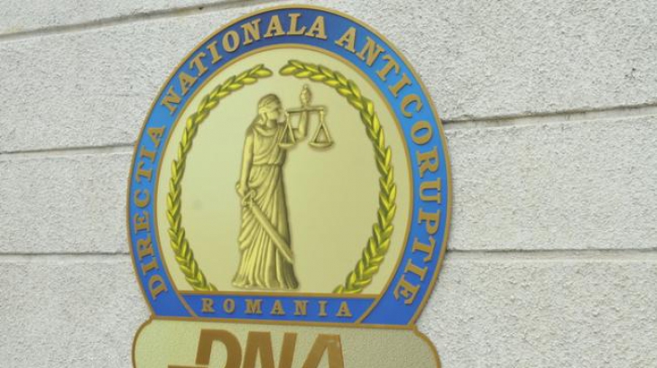 DNA a reţinut 4 persoane din Teleorman, printre care un avocat, pentru executări silite frauduloase