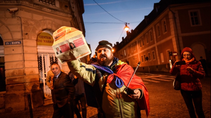 Reacția lui Dragnea, după ce a fost huiduit în fața sediului PSD Sibiu