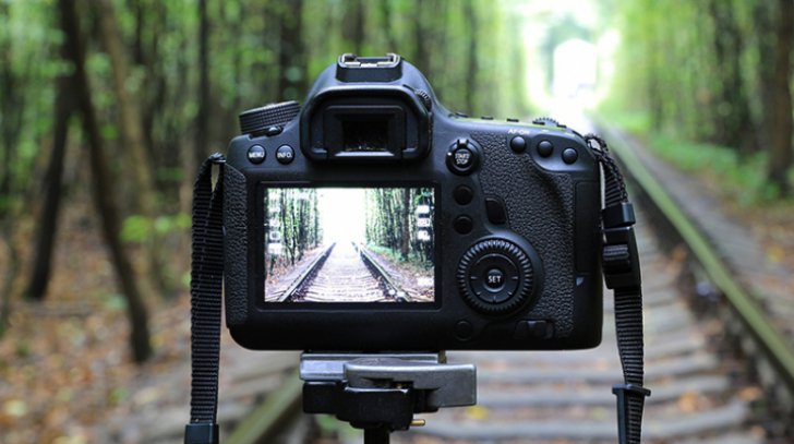 eMAG - TOP 6 cele mai ieftine aparate foto DSLR. Preturile incep de la 1.500 de lei