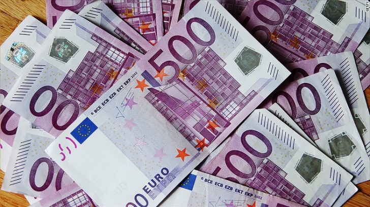 Mugur Isărescu explică de ce a crescut euro