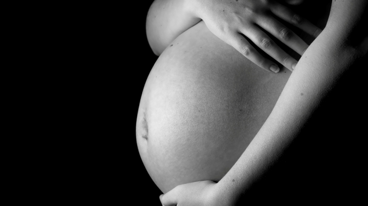 Coșmar la maternitate. Mărturia cutremurătoare a unei mame, după 32 de ore de travaliu