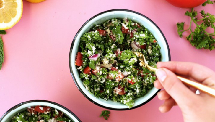 Salata de pătrunjel verde care te ajută să slăbeşti rapid, frumos şi sănătos