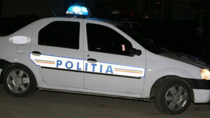 Mașini de poliţie, vandalizate în Paşcani. Explicaţia unui criminolog: Ce s-a întâmplat acolo?