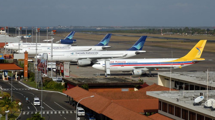 Aeroportul din Bali rămâne închis din cauza vulcanului Agung, aflat în ''fază critică''
