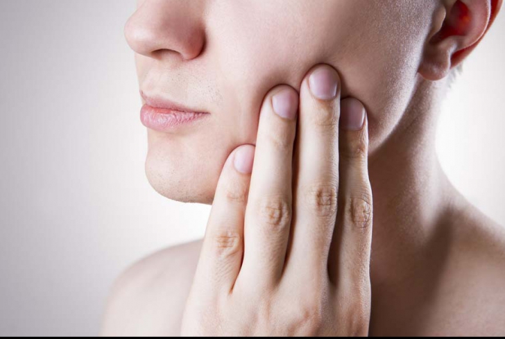 6 remedii naturiste pentru durerile de dinţi 