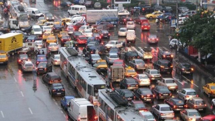 Urmează un trafic şi mai greu în Bucureşti, timp de o săptămână. MOTIVUL?