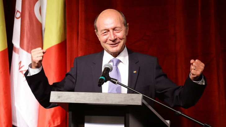 Traian Băsescu: "Românii nu pot trăi despărţiţi de Prut, după voinţa lui Stalin şi Hitler"