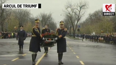 PARADĂ impresionantă de 1 DECEMBRIE la Arcul de Triumf. 15.000 de români prezenți