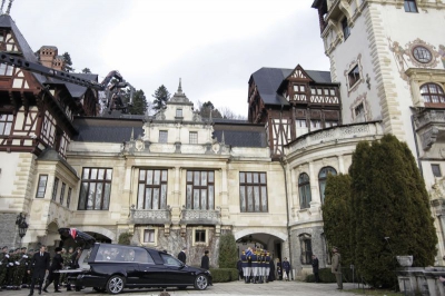 Regele Mihai a fost adus la Castelul Peleș