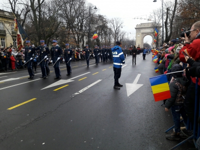 PARADĂ impresionantă de 1 DECEMBRIE la Arcul de Triumf. 15.000 de români prezenți