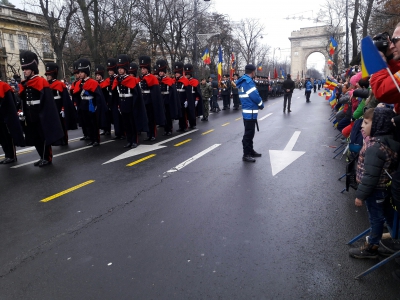 PARADĂ impresionantă de 1 DECEMBRIE la Arcul de Triumf. 15.000 de români prezenți