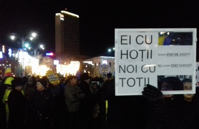 #REZIST. PROTESTE în Capitală şi în ţară.Peste 10.000 de oameni, în stradă pentru apărarea JUSTIŢIEI