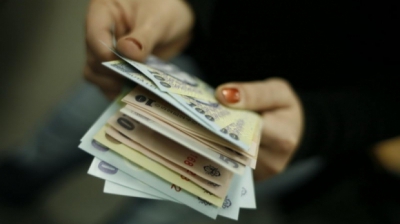 Veşti proaste: Ce salarii scad după transferul contribuţiilor