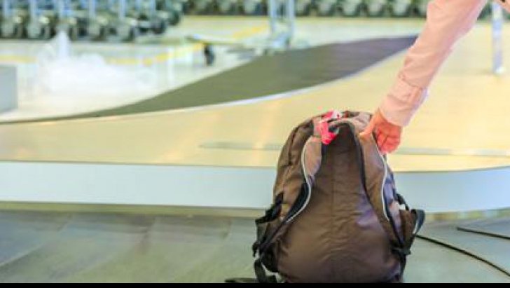 Cum faci ca să primești PRIMUL bagajul de cală într-un aeroport