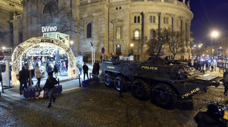 Târgurile de Crăciun din Budapesta, păzite cu transportoare blindate