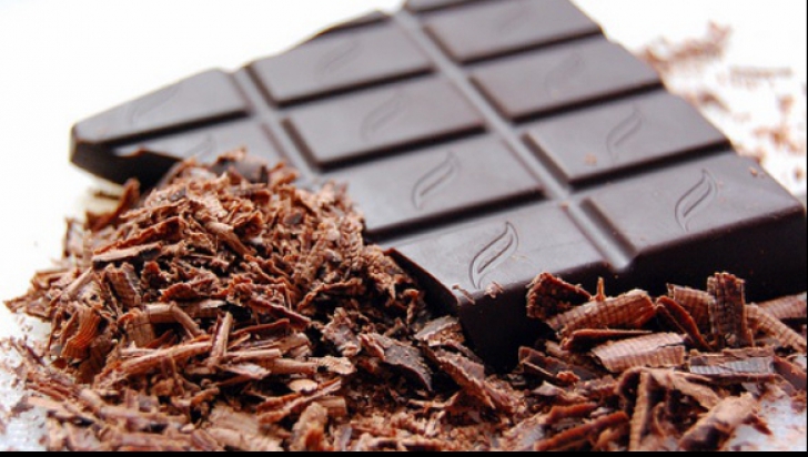 Ciocolata neagră: beneficii în procesul de slăbire