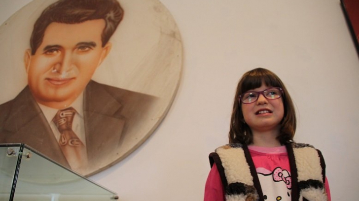 VIDEO. Fetița de nouă ani care îți dă lecții despre COMUNISM: De la Ceaușescu la „Răpirea din Serai”
