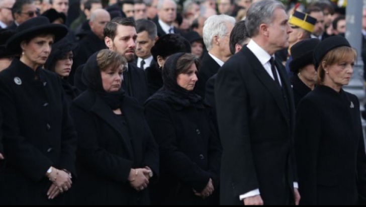 DETALIUL observat de un psiholog, la funeraliile Regelui Mihai, despre comportamentul principeselor