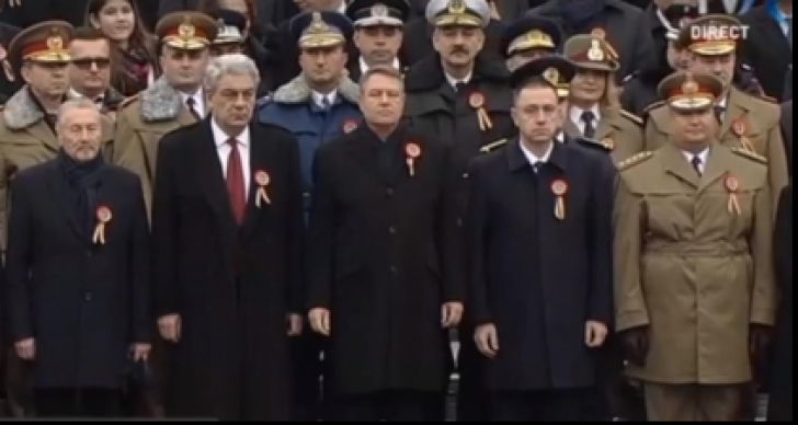 Liderii politici, dezbinați de 1 Decembrie! Tudose lângă Iohannis, Dragnea și Tăriceanu au lipsit