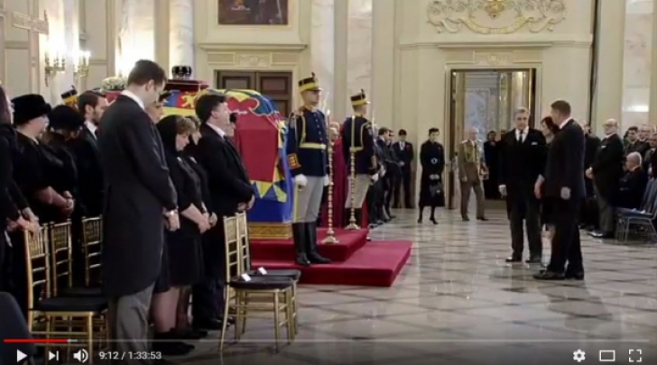 Gestul INCALIFICABIL de la funeraliile Regelui Mihai. În faţa tuturor, politicienii români...