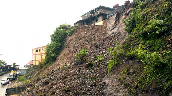 Cel puţin 26 de persoane, UCISE de alunecări de teren provocate de furtuna tropicală în Filipine