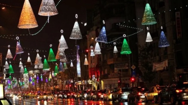 Bucureştiul, în straie de sărbătoare: s-au aprins luminile de Crăciun