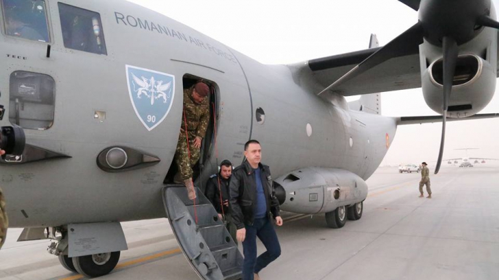 Ministrul Apărării, Mihai Fifor, în vizită la militarii din Afganistan
