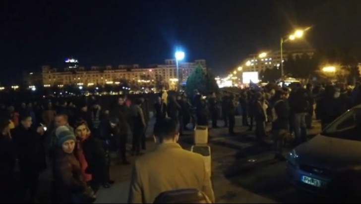 Legile Justiţiei au scos românii în stradă - protest la Parlament, în Capitală. Proteste şi în ţară