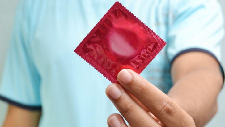 "Unele prezervative pot fi găurite!" AVERTISMENTUL unui inspector de la Protecţia Consumatorilor