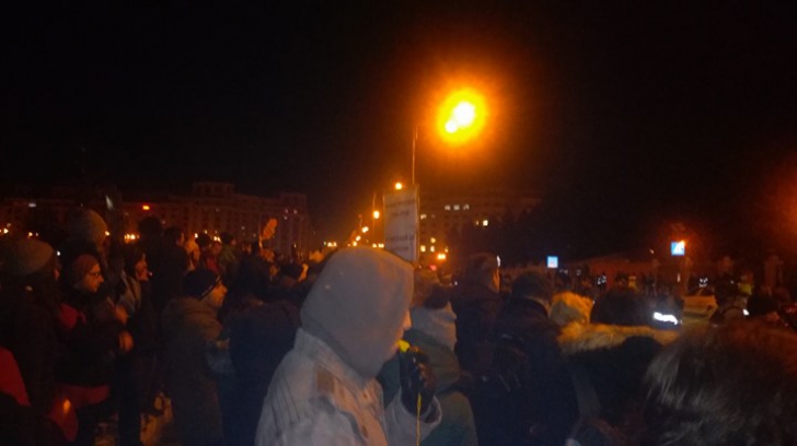 Protest în faţa Parlamentului, în Bucureşti. Foto: Realitatea.net
