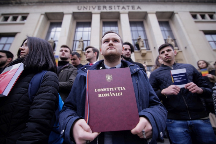 Studenții, solidari cu magistrații! ,,Manifestare mută'' la Universitatea București