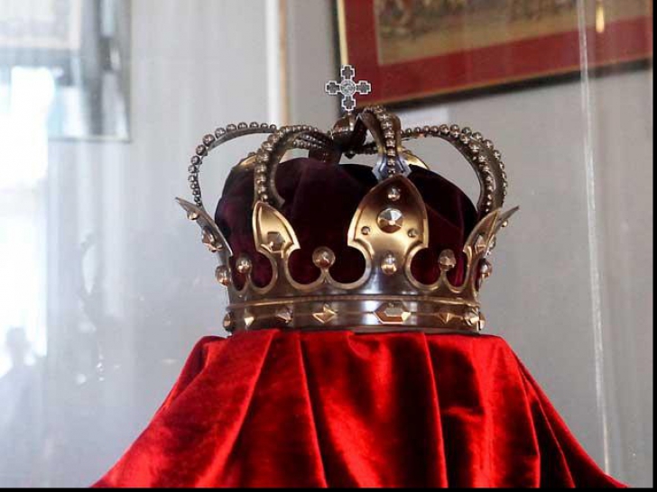 Istoria inedită a coroanei de oțel pe care au purtat-o toți regii României