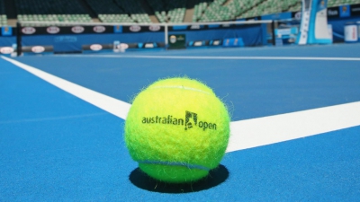 Australian Open: româncă, eliminată luni dimineaţă, după un meci fără istoric: 2-6, 3-6