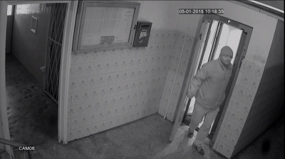 Suspectul ar fi agresat doi copii &icirc;ntr-un lift din București