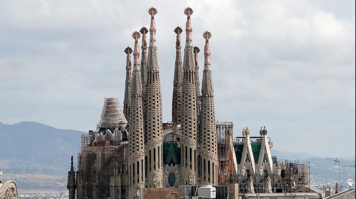 City break Barcelona. Prețuri amețitoare la excursii în orașul lui Gaudi