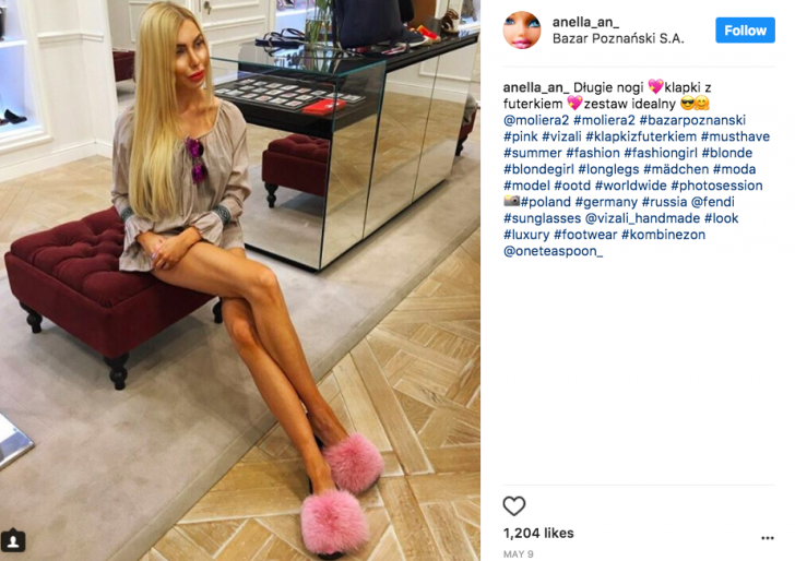 Fata din Polonia care şi-a distrus corpul ca să arate ca păpuşa Barbie. A cheltuit 40.000 de dolari