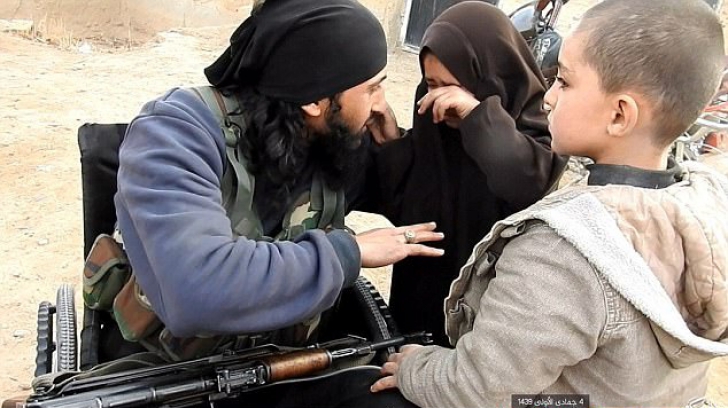 Momentul halucinant în care un jihadist își ia rămas bun de la copiii săi, înainte să se detoneze