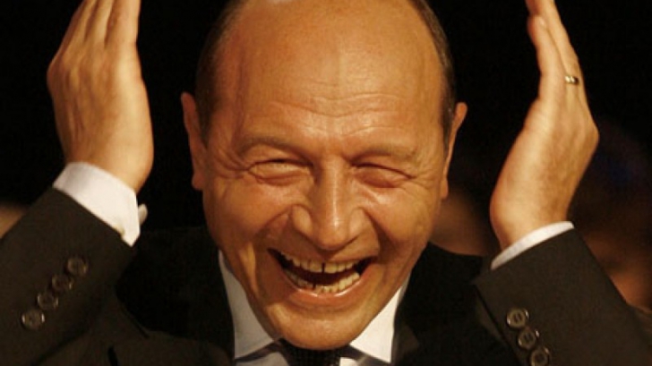 Klaus Iohannis, criticat de Traian Băsescu. Cum desființează GUVERNAREA PSD 