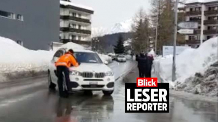Incident la Davos: o maşină din convoiul lui Trump a lovit un poliţist