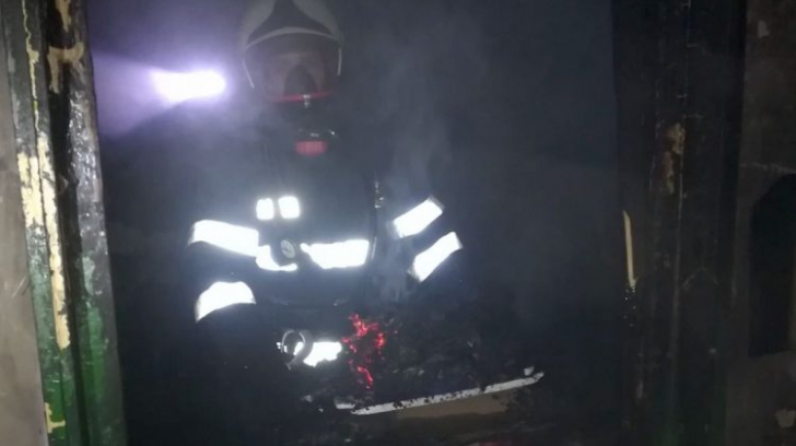 Incendiu într-un bloc din Mediaș. 17 persoane evacuate 