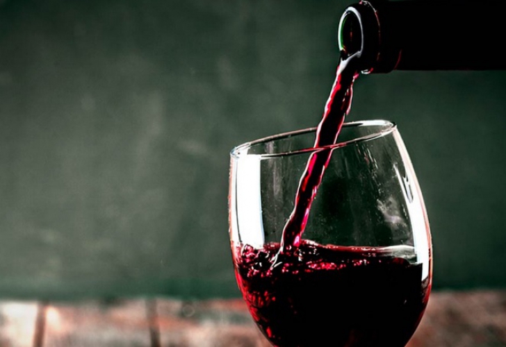 Vinul medicinal care normalizează tensiunea arterială și previne cancerul